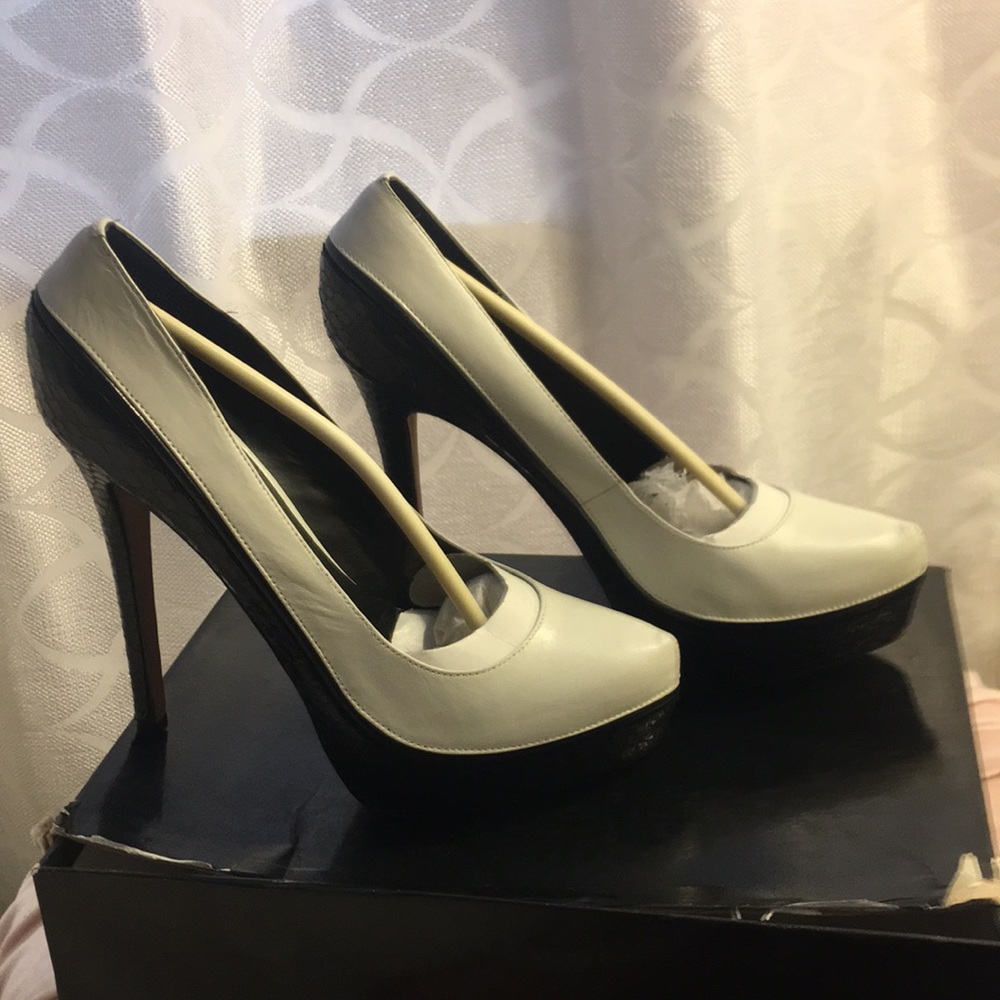 Nine West Black and White pumps